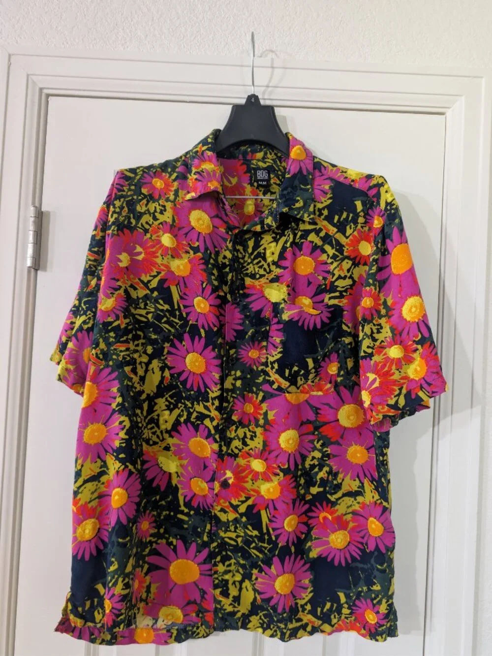 BDG Urban Outfitters Floral Button Up Shirt Medium Retro Daisy Print Pink Yellow - Picture 2 of 6